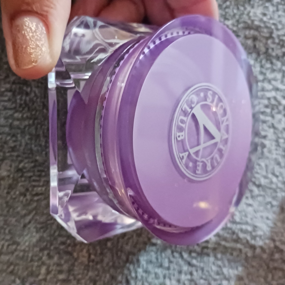 Skin capsules
